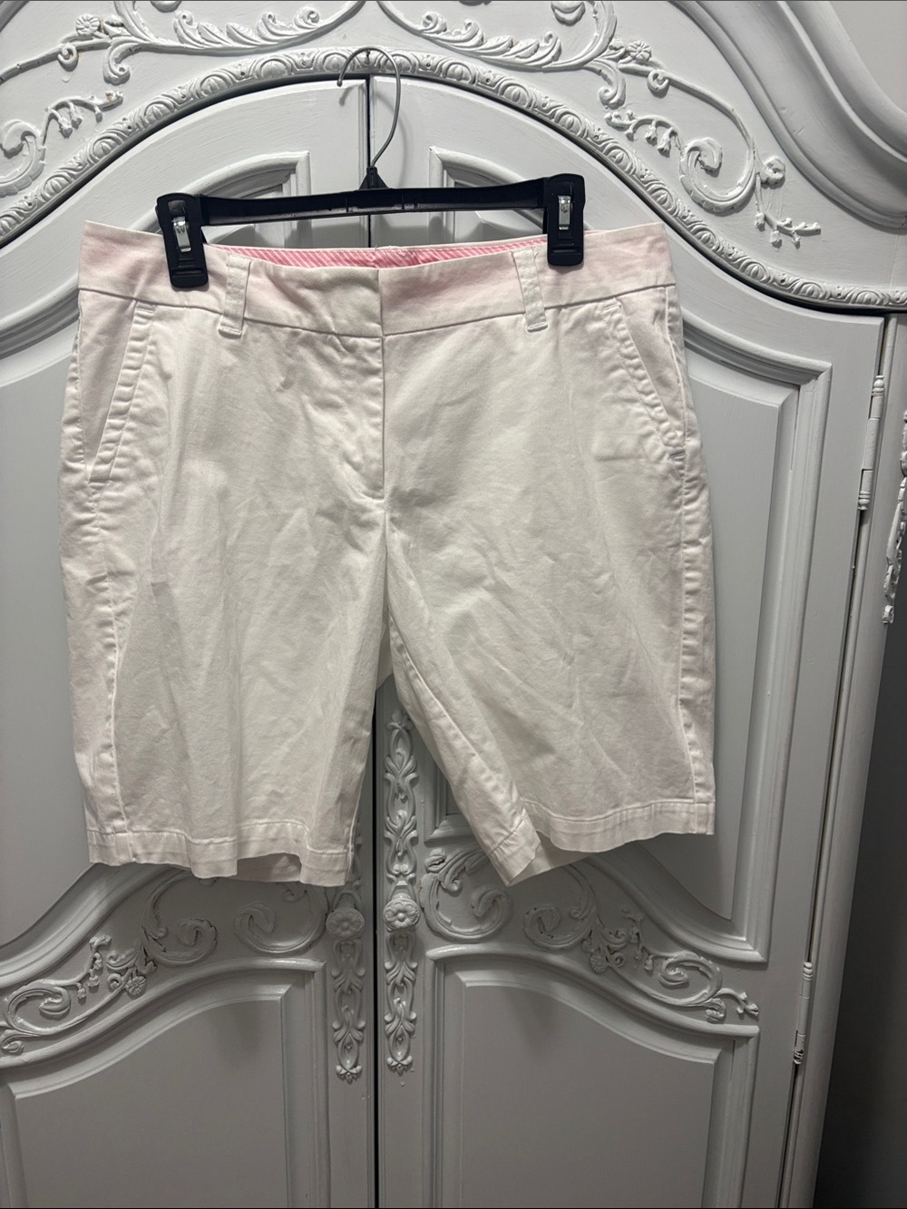 crown & ivy White Cotton Blend Bermuda Shorts - size 10